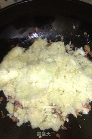 冬天吃什么?饺子!白菜饺子的做法步骤:5