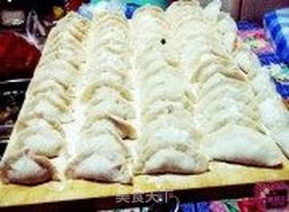 冬天吃什么?饺子!白菜饺子的做法步骤:7