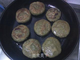 馅饼版蒿子粑粑的做法步骤:8