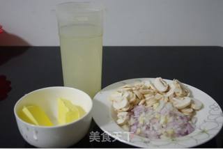 奶油蘑菇汤的做法步骤:2