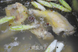 幸福美食:家庭快手简易版口味菜口水鸡腿的做法步骤:6
