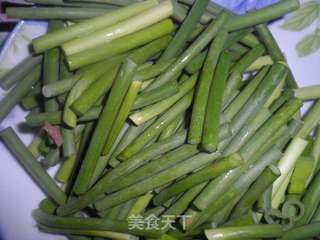 蒜苔炒肉的做法步骤：3