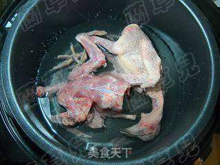 灵芝杞枣炖乳鸽的做法步骤:4