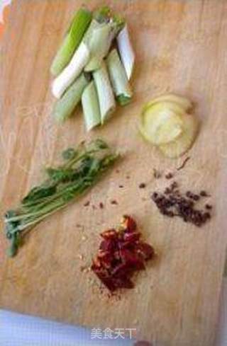 干香美味的豆腐。【鱼香煎豆腐】的做法步骤:2