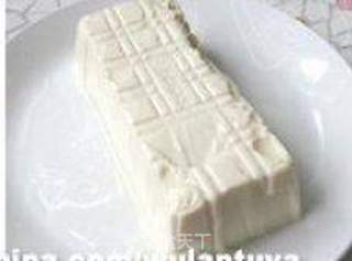 纯粹的清爽凉拌菜。【皮蛋拌豆腐】的做法步骤:2