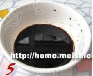 纯粹的清爽凉拌菜。【皮蛋拌豆腐】的做法步骤:5