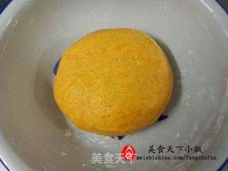 首乌黑芝麻南瓜饼的做法步骤:3