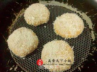 首乌黑芝麻南瓜饼的做法步骤:8