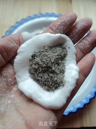 【传统芝麻花生汤圆】的做法步骤:5