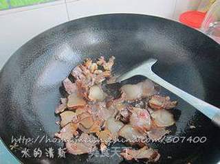 包菜腊肉干锅的做法步骤:6