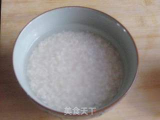 腊梅花冰糖糯米粥的做法步骤：2
