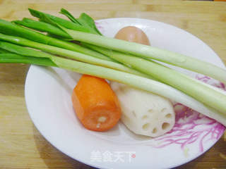 【家庭快手小炒】零技巧小炒---什锦鸡蛋的做法步骤：1