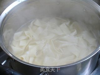 简单几步教你做出整齐漂亮的面条——西红柿鸡蛋面新吃的做法步骤:17