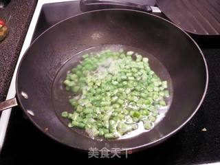 酸黄瓜四季豆炒肉末的做法步骤：3