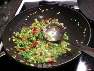 酸黄瓜四季豆炒肉末的做法步骤：6