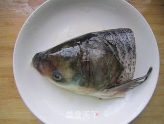 剁椒鱼头的做法步骤:2