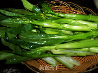 腊肠炒菜心的做法步骤：2