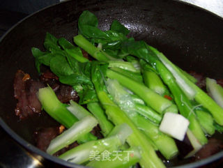 腊肠炒菜心的做法步骤：5
