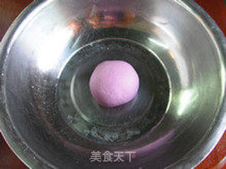 粒粒香紫薯披萨—赋予披萨亮丽的饼底的做法步骤:3