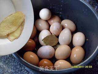 零厨艺五香茶叶蛋的做法步骤：3