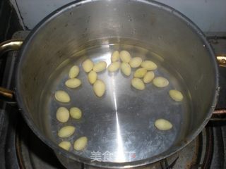 白果鸡蛋羹的做法步骤:2
