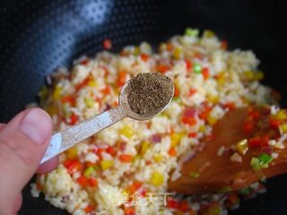 双椒蛋炒饭的做法步骤:5