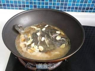 蒜香多宝鱼的做法步骤:8