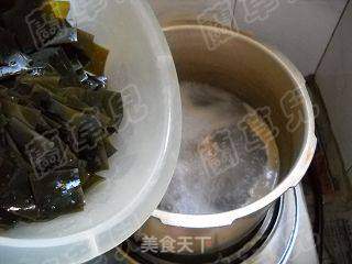 海带炖猪骨的做法步骤:7