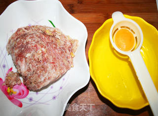 【让你吃得回味的肉肉】糯米什锦红烧狮子头的做法步骤:5