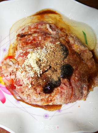 【让你吃得回味的肉肉】糯米什锦红烧狮子头的做法步骤:6