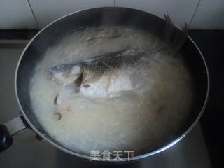 【萝卜丝鲫鱼汤】出奶白汤的小秘招的做法步骤:8