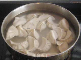 大葱羊肉水饺的做法步骤:10