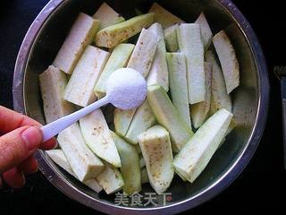 东北烧茄子的做法步骤：1