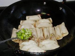 大葱羊肉锅贴的做法步骤:12