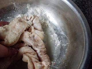 青菜煲肥肠的做法步骤:3
