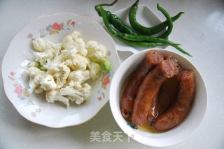 正宗滴川味~~麻辣香肠——炒【花菜】的做法步骤：1