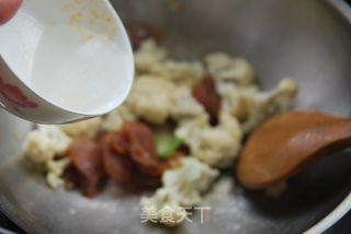 正宗滴川味~~麻辣香肠——炒【花菜】的做法步骤:5