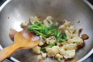 正宗滴川味~~麻辣香肠——炒【花菜】的做法步骤:8