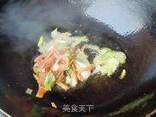 辣白菜炒年糕的做法步骤:4