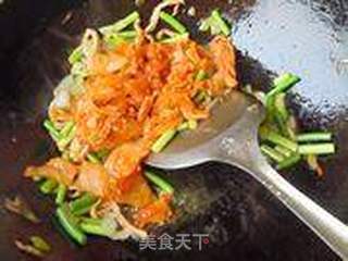 辣白菜炒年糕的做法步骤:6