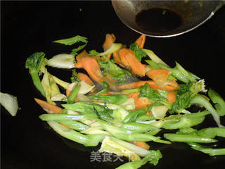 节后清肠素菜--芹菜炒黑木耳的做法步骤:9