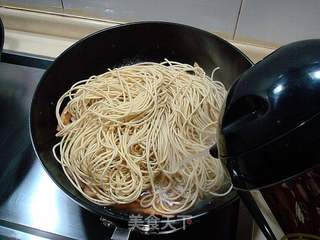 鲜蘑菇焖乌冬面的做法步骤：8