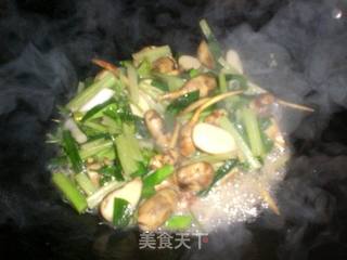 芹蒜素炒慈菇的做法步骤:6