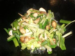 芹蒜素炒慈菇的做法步骤:5