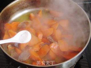 胡萝卜炒香肠的做法步骤:6