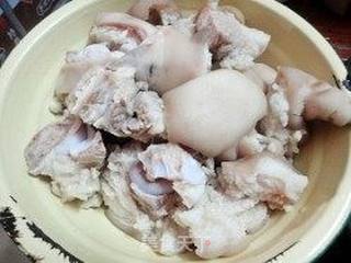 糯米酒炖猪脚的做法步骤:3