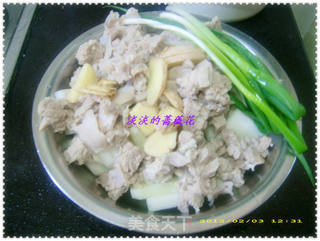 心肺病人的佳音---萝卜枸杞杏仁猪肺汤的做法步骤:4