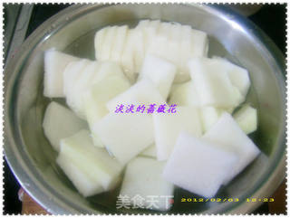 心肺病人的佳音---萝卜枸杞杏仁猪肺汤的做法步骤:3