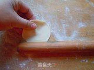 适合新手的韭菜鸡蛋素水饺的做法步骤:19