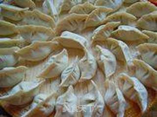 适合新手的韭菜鸡蛋素水饺的做法步骤:23